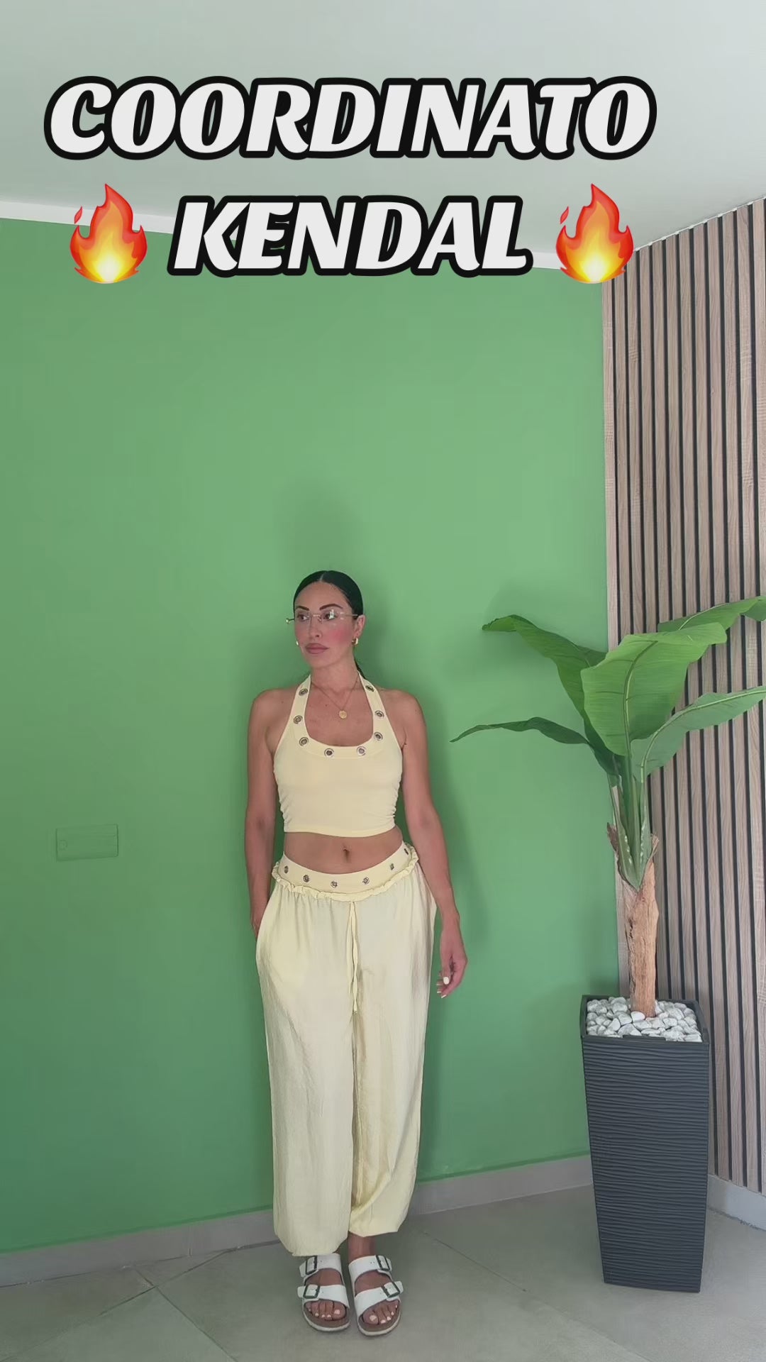 Carica il video: 